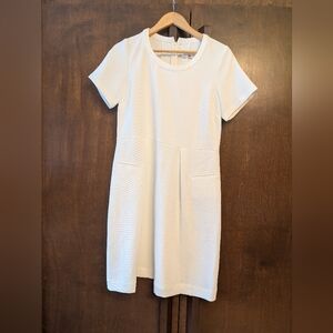 Chic White Short Sleeve Mini Dress